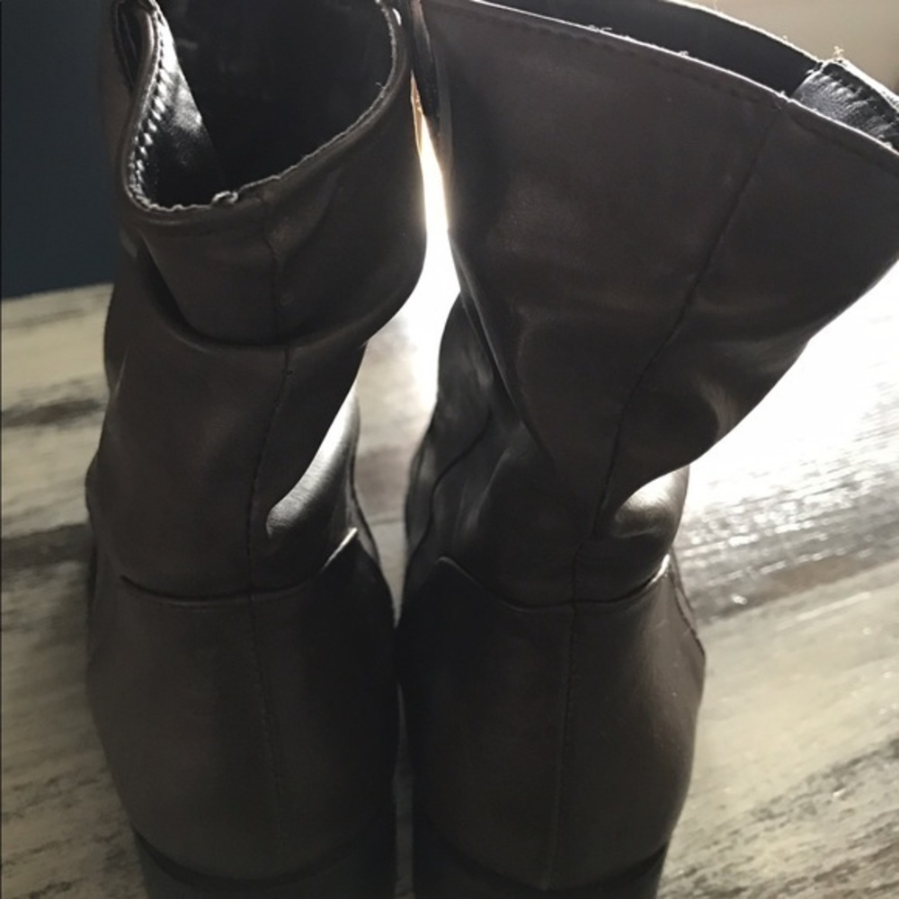 VS Gray Ankle Booties 5 - Picture 2 of 4
